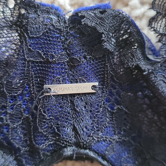 NWOT VS unlined demi bra 34B - Picture 2 of 7